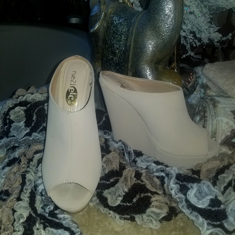 rue 21 wedges